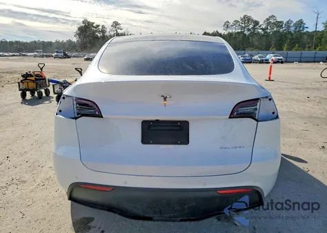 2022 Tesla Model Y z USA, uszkodzony, nr VIN 7SAYGDEE8NF372434